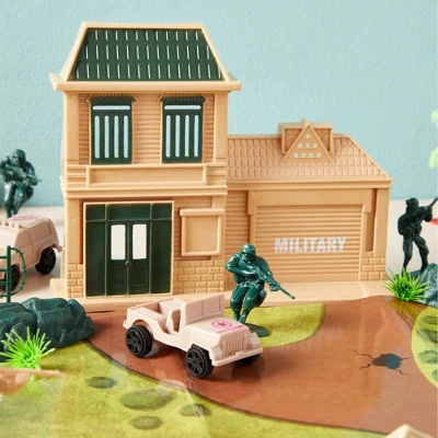 Blue Panda 400 Piece Army Men Action Figures Set With Map, Includes Carrying Tote For Easy Clean Up 3 Blue Panda 400 Piece Army Men Action Figures Set With Map, Includes Carrying Tote For Easy Clean Up - Image 3