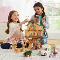 Calico Critters Lakeside Lodge Gift Set, Dollhouse Playset With Collectible Figure, Furniture And Accessories