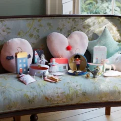 Meri-Meri Meri Meri Lila Mini Suitcase Doll (Pack Of 1) 13 Meri-Meri Meri Meri Lila Mini Suitcase Doll (Pack Of 1) -Doll Sale Shop GUEST be6cf4f8 6dd5 4876 a628 a4600cbd406e