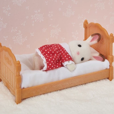 Calico Critters Bed & Comforter Set, Dollhouse Furniture And Accessories 3 Calico Critters Bed & Comforter Set, Dollhouse Furniture And Accessories - Image 3